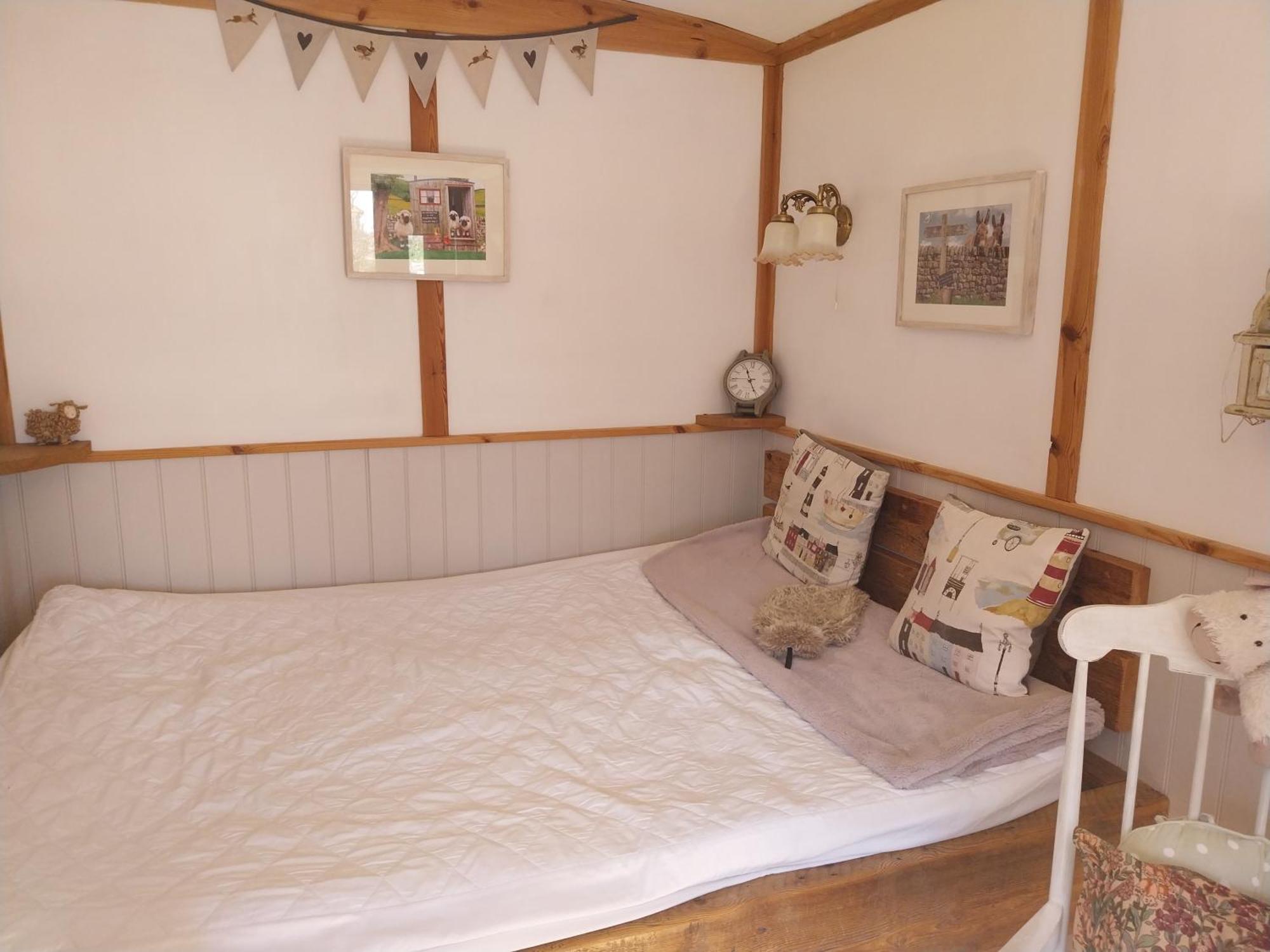 Meadowbeck - Shepherd Huts Fylingdales Exterior foto