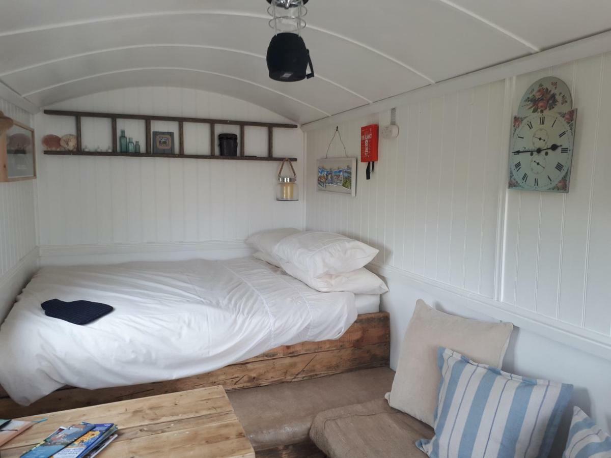 Meadowbeck - Shepherd Huts Fylingdales Exterior foto